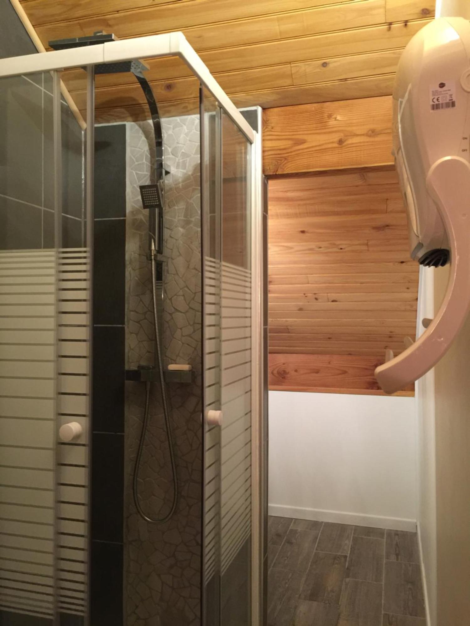 Chalet Vue Sous Cet Angles Bagian luar foto