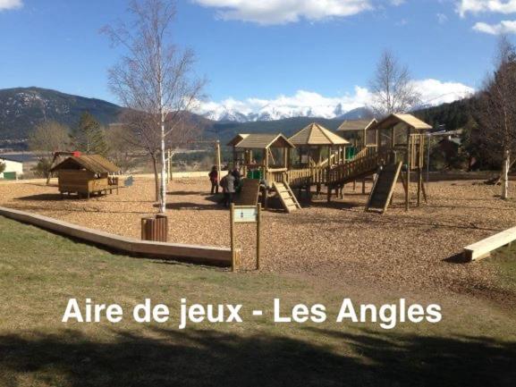 Chalet Vue Sous Cet Angles Bagian luar foto